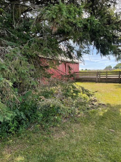 The Barns Of Brighton Near Prince Edward County Buitenkant foto